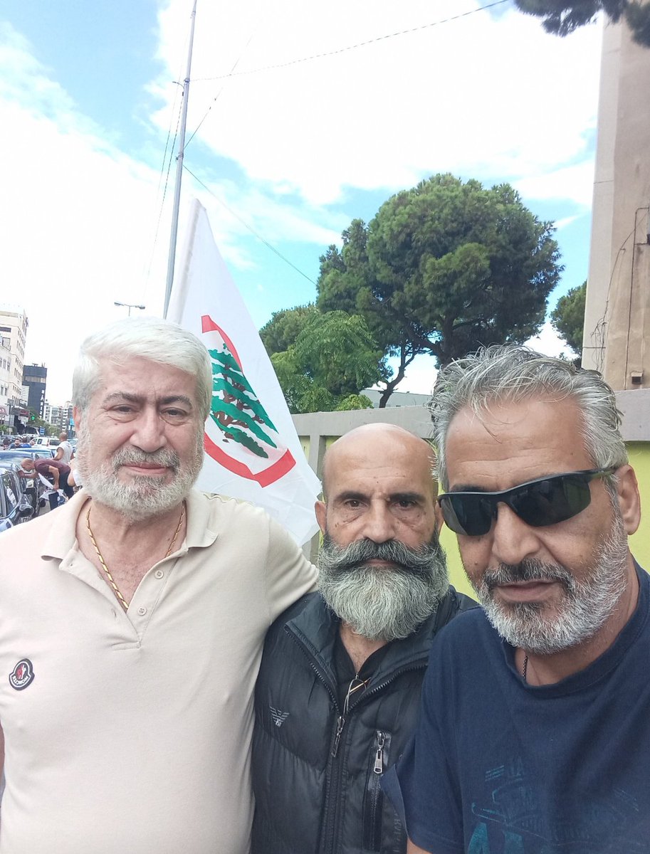 Eliesawaya5's tweet photo. وتبقى شامخا حرا ابيا كرايتنا البيضاء رفيقي وبكل فخر ابو داني كل الحب والفخر والأحترام لتضحياتك ولوفائك لرفقاقك وللقوات اللبنانية.
المعتقل السابق العائد من اقبية سجون النظام السوري المجرم السفاح.
@AbouDanyEl73565 
#ما_بصح_إلا_الصحيح https://t.co/E9xMPuJyfn