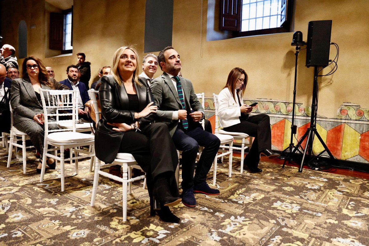 marifrangr's tweet photo. He podido inaugurar el Foro #NextSpain organizado esta mañana por @Vocento para profundizar sobre innovación, transformación urbana y movilidad sostenible
#Granada tendrá una O. G. de Movilidad e implementará la ZBE junto a otras medidas para la mejora de la calidad del aire https://t.co/1JIMmgQ1ZX
