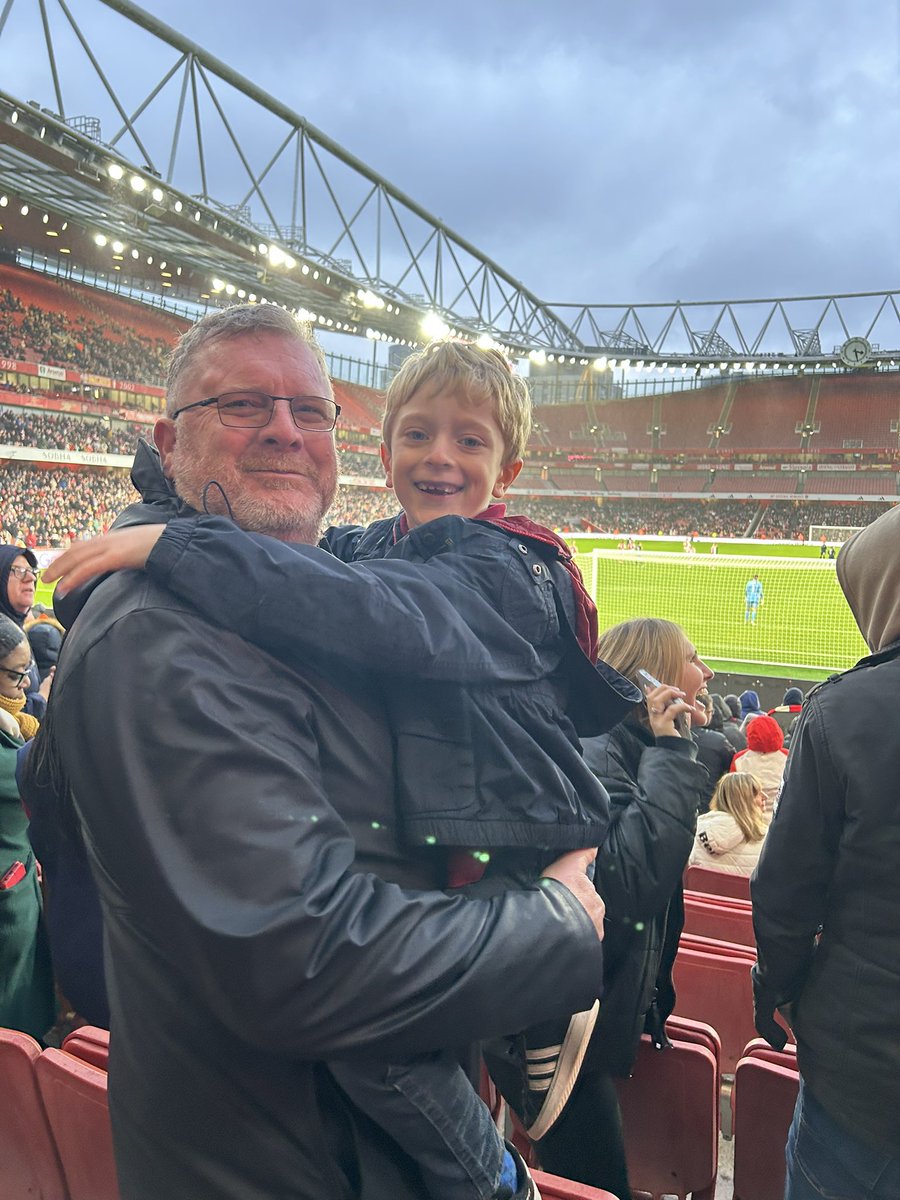 mctabb's tweet photo. @ArsenalWFC took my son to his first trip to Emirates this Sunday. His Mummy should have been there but she died when he was just 18 months. What an atmosphere and what a game. Mummy loved being a Gunner! ❤️💔 https://t.co/RfEVqS8Lp7