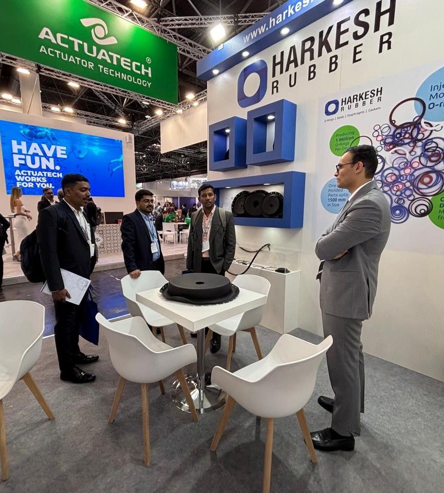 RubberHarkesh's tweet image. Day 1 at #ValveWorldExpo2024 was a success! 🌍 From showcasing custom-engineered rubber solutions to insightful discussions, we made connections that matter. Stay tuned for more highlights from Düsseldorf! 📍 Hall 3/C 57 #EngineeringInnovation #RubberSolutions