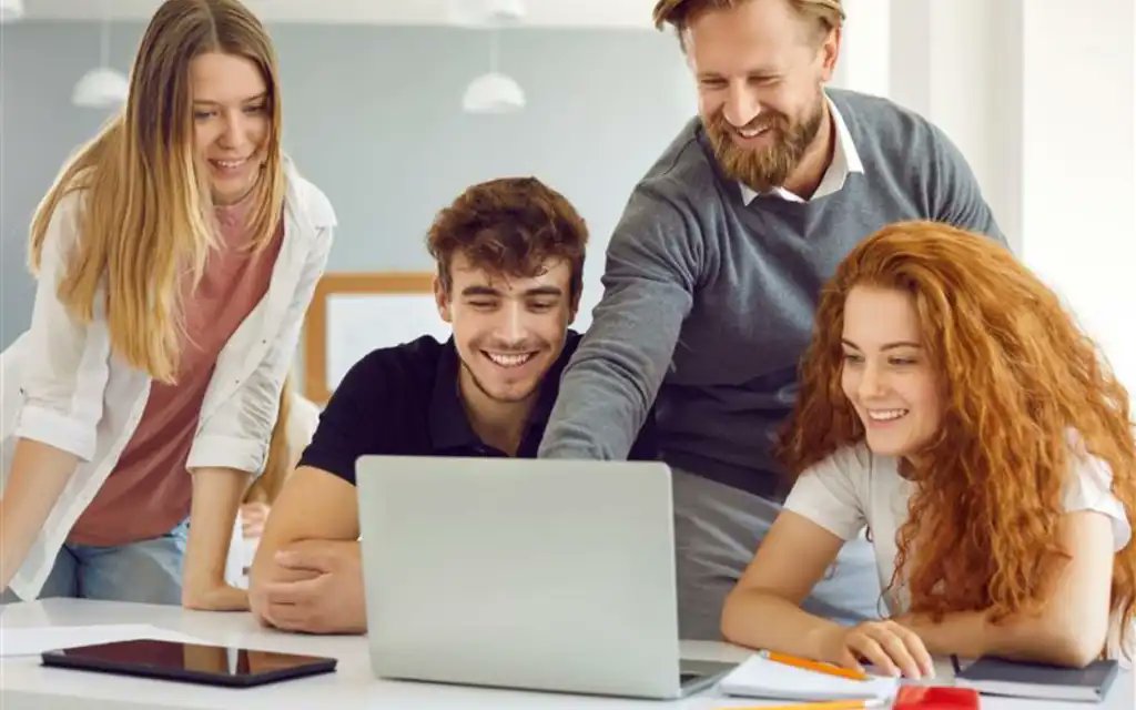 Las instituciones educativas, frente a los retos del SaaS, reevaluan su infraestructura tecnológica. Ahora soluciones como <a href="/Synology/">Synology Inc.</a> Office Suite les ofrecen control, privacidad, escalabilidad, costes predecibles y herramientas colaborativas a largo plazo. bit.ly/3ONzzfL