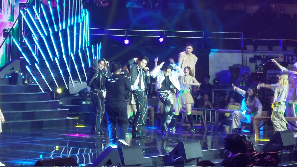 OfficialKpex's tweet photo. BGYO now performing!

#ABSCBNChristmasSpecial2024 https://t.co/0pObZmnPn3