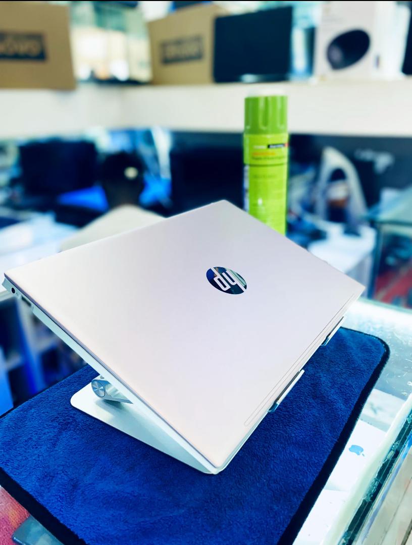 sindiheba1's tweet image. Nimutugane @InkCollections tubakaturire ku bikoresho bya Electonics mwifuza kugura muriyi minsi mikuru yegereje 😎

Laptops,Smartphone z'ubwoko bwose na Accessories,dukorera hano kwa Makuza hafi n'Iposita, #TujyaneMuminsiMikuru na Sky Transfers 🔥

Support my hustle 🙏