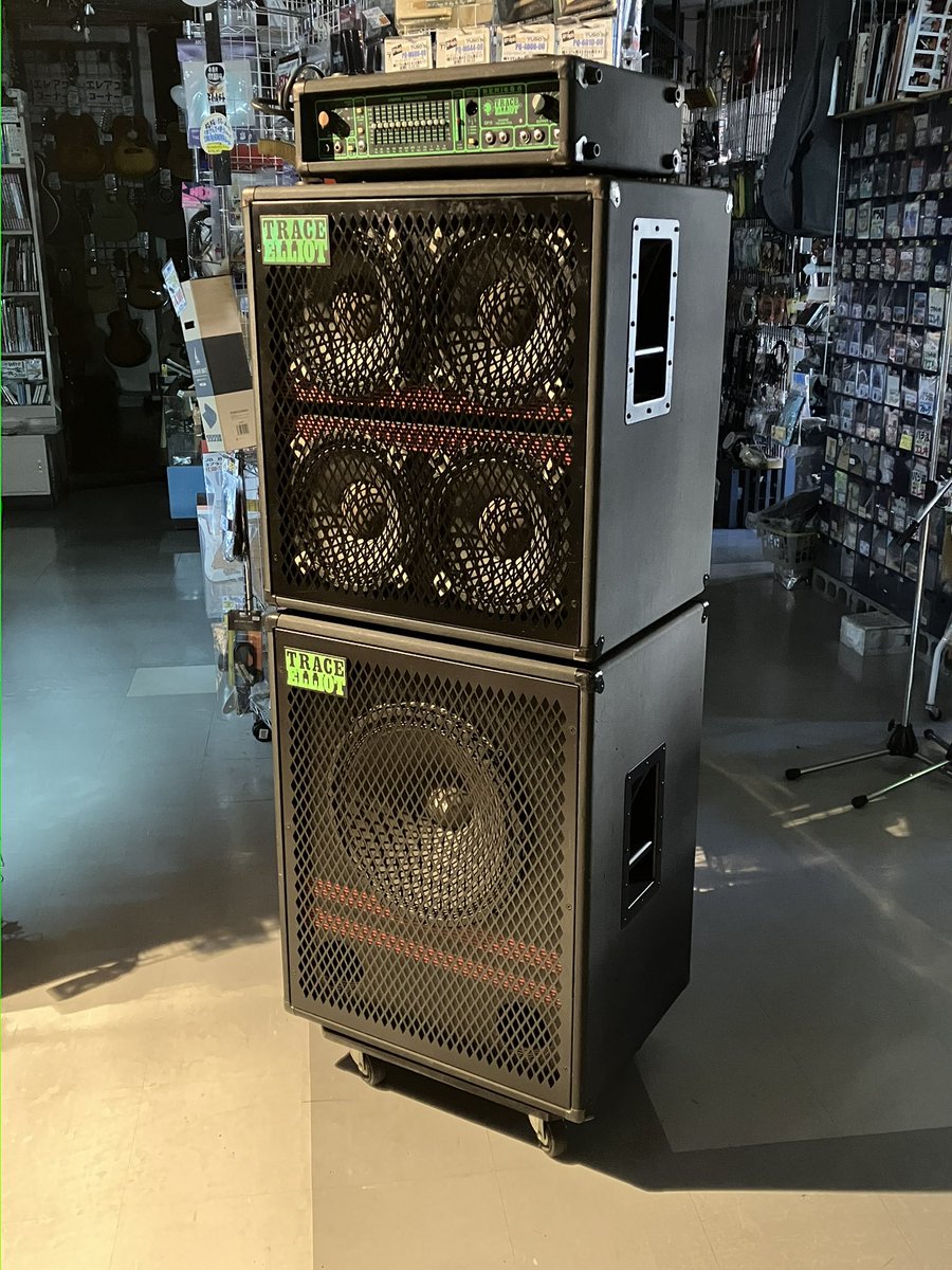 dustbowl_i's tweet image. ダストボウル前橋店です。
今朝、最初の照明をつけたら、たまたまそこにあった #TraceElliot の3段積み中古ベースアンプの立居姿がカッコイイ！と思って撮った写真です。
重いので発送が難しく、#Digimart #Jguitar には掲載していませんが
ご近所のお客様なら弊社スタッフが直接お届けいたします。