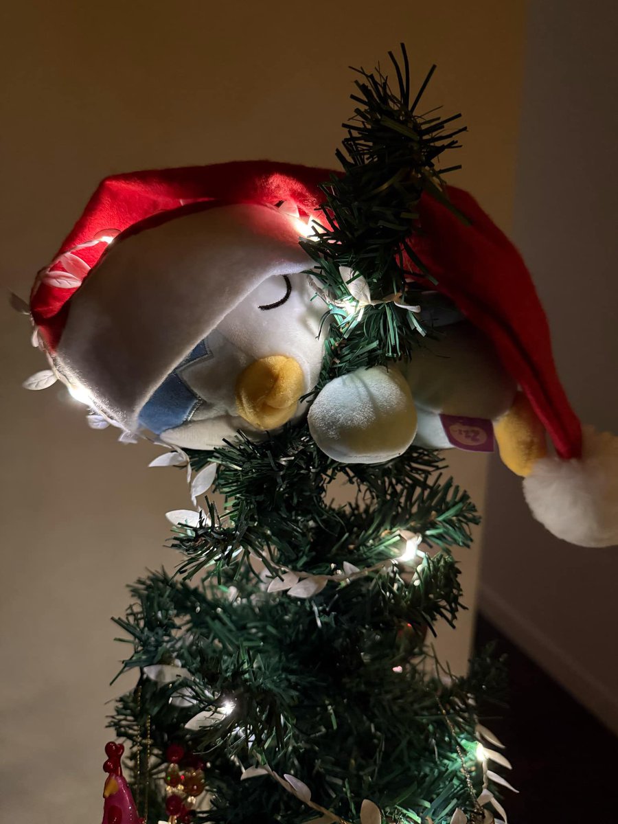 WashedKianTTV's tweet photo. Tree is up in this house! 🎄🎄 https://t.co/ZYvQU91DIc