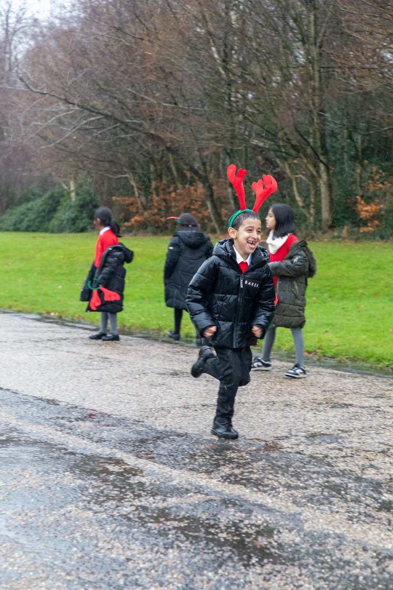 Alexandra Park Junior School (@alexpark_sch) on Twitter photo Last week we had the great joy of supporting one of our favourite charities, <a href="/KershawsHospice/">Dr Kershaw's Hospice</a>!
Each class ran a lap of Alexandra Park as part of their sponsored Reindeer Run. Well done everyone, not even a bit of rain could stop you! We raised an amazing £2400!! Last week we had the great joy of supporting one of our favourite charities, <a href="/KershawsHospice/">Dr Kershaw's Hospice</a>!
Each class ran a lap of Alexandra Park as part of their sponsored Reindeer Run. Well done everyone, not even a bit of rain could stop you! We raised an amazing £2400!!
