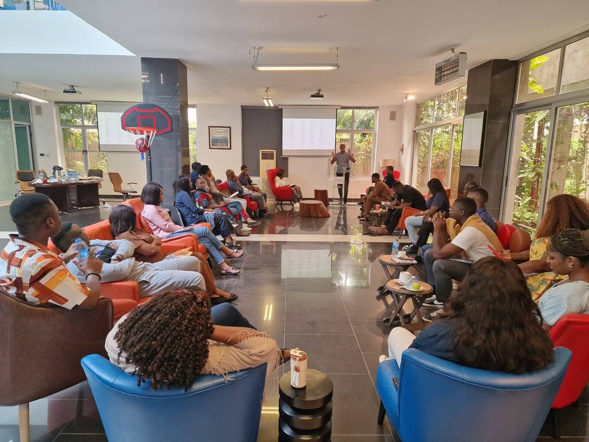 JemideAyuli's tweet photo. It's that time of the year when we retreat and take stock. 

@DETAILnigeria retreat is always a blast - engaging and exciting https://t.co/SUFYV4OrUt
