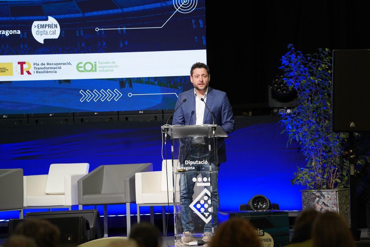 Dipta_cat's tweet photo. Arrenca #ConnectaInntech a la #TarracoArena. 2 dies en què la innovació, internacionalització i digitalització de l'ecosistema emprenedor protagonitzen la trobada organitzada per @Dipta_cat. El vicepresident @rvinualestgn inaugura la cita
#NextGenerationUE #PlandeRecuperación https://t.co/kfnGbfhRRz