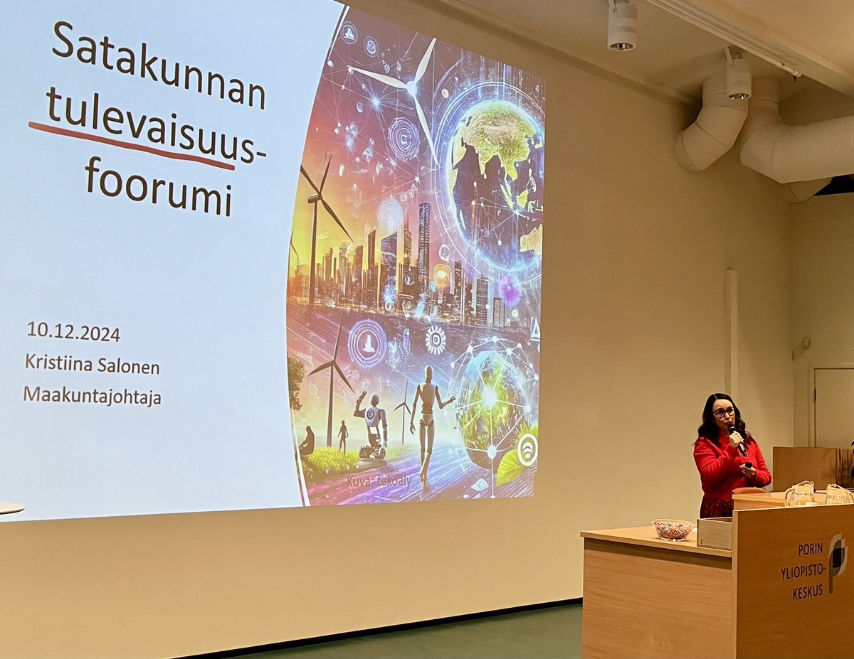 SHatanpaa's tweet photo. Maakuntajohtaja Kristiina Salonen avasi tulevaisuusfoorumin ⁦@ucpori⁩ Porin yliopistokeskuksessa tänään. 
Hän nosti esiin varautumisen - olemmeko valmiita muutoksiin? 
#tulevaisuus #johtaminen #tulevaisuustyö https://t.co/Yfa2hVtS7Q