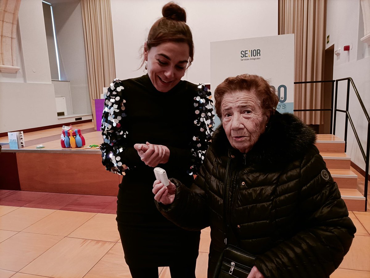 AnaMagide's tweet photo. ✨Hoy con se ha presentado “Jugando entre recuerdos “, revista en la que Senior Servicios Integrales y @DipBurgos recogen la sabiduría tradicional para poder transmitírsela a las siguientes generaciones.
La ilusión de Delfina, Julian y Sofía explicando sus juegos era tremenda. https://t.co/zHUM8oSoor
