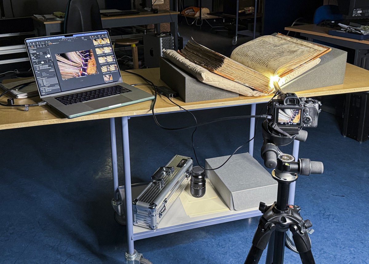Cambridge University Library (@theul) on Twitter photo As part of the <a href="/HiPS_Project/">Hidden in Plain Sight</a>, Amélie Deblauwe, an imaging specialist at the Cambridge University Library's Cultural Heritage Imaging Laboratory (CHIL), is using macro photography to reveal details of the binding of a 15th-C Jewish prayer book (MS Add.662).
#HiddenInPlainSight As part of the <a href="/HiPS_Project/">Hidden in Plain Sight</a>, Amélie Deblauwe, an imaging specialist at the Cambridge University Library's Cultural Heritage Imaging Laboratory (CHIL), is using macro photography to reveal details of the binding of a 15th-C Jewish prayer book (MS Add.662).
#HiddenInPlainSight