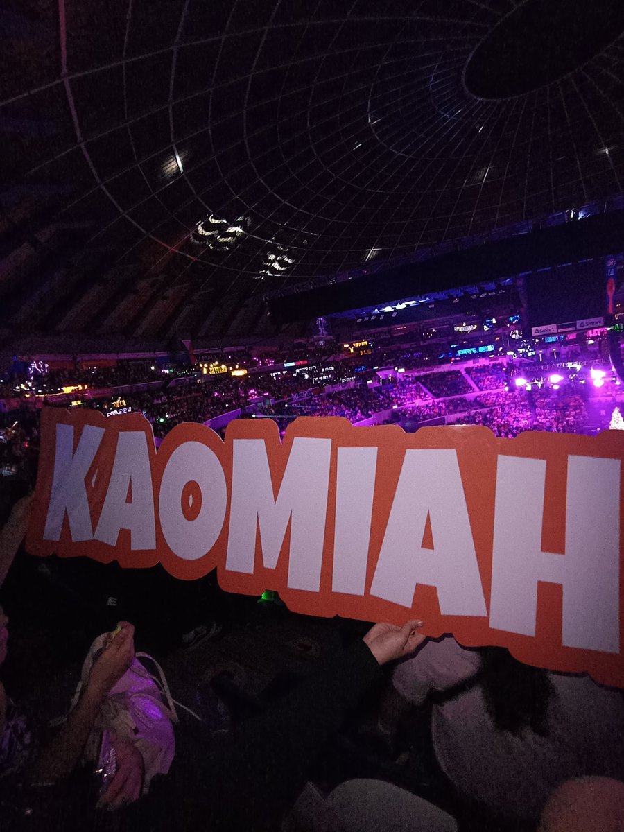 The new props made it to the venue!!

KAOMIAHmayan SaARANETA