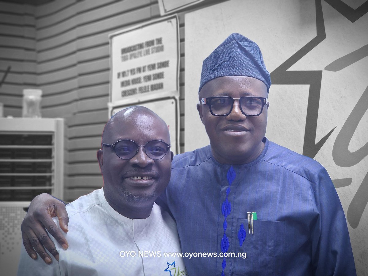 nureni_adeniran's tweet photo. Thank you for hosting me, Yemi Sonde on #yslive 
I also met a good friend, Barr. Akeem Agbaje in the studio. https://t.co/csrXslgfkc