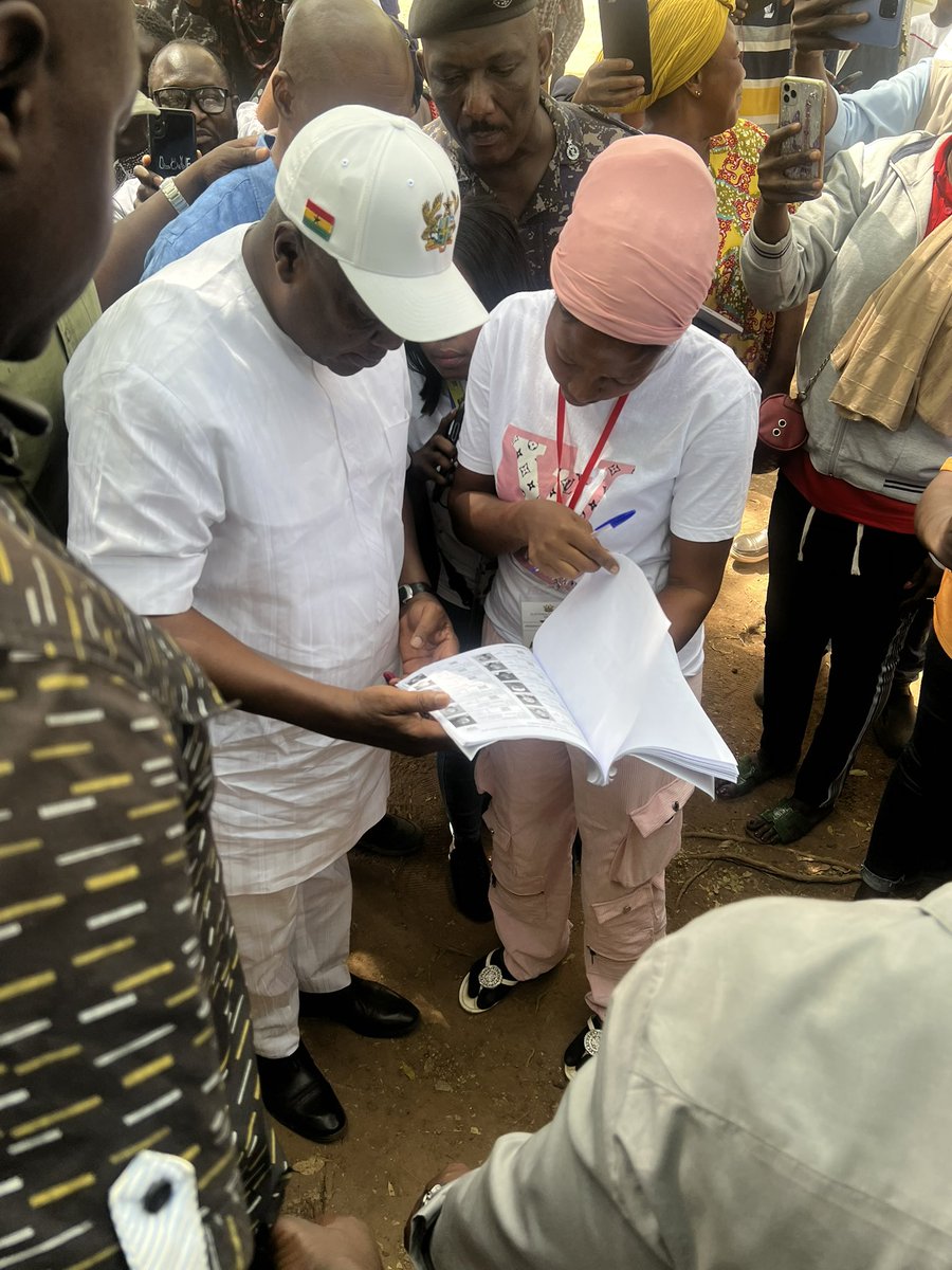 Dr Innocent Batsani-Ncube (@ibkimba) on Twitter photo The 2024 Ghana General Election has been concluded. Kudos to <a href="/ECGhanaOfficial/">Electoral Commission Of Ghana</a> for running a peaceful, free and credible election. Congratulations <a href="/JDMahama/">John Dramani Mahama</a> for your decisive victory. Commendation to <a href="/MBawumia/">Dr. Mahamudu Bawumia</a> for the dignified concession speech.<a href="/QMPoliticsIR/">Queen Mary Politics and IR</a> <a href="/commonwealthsec/">The Commonwealth</a> The 2024 Ghana General Election has been concluded. Kudos to <a href="/ECGhanaOfficial/">Electoral Commission Of Ghana</a> for running a peaceful, free and credible election. Congratulations <a href="/JDMahama/">John Dramani Mahama</a> for your decisive victory. Commendation to <a href="/MBawumia/">Dr. Mahamudu Bawumia</a> for the dignified concession speech.<a href="/QMPoliticsIR/">Queen Mary Politics and IR</a> <a href="/commonwealthsec/">The Commonwealth</a>