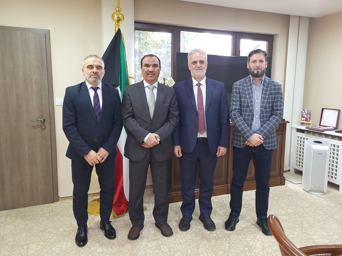 استقبل سعادة السفير/ غازي حامد الفضلي في مقر السفارة يوم  الثلاثاء الموافق ١٠ ديسمبر ٢٠٢٤ وفدا من جمعية "سنابل الخير" الخيرية  المقدونية ترأسه رئيس الجمعية السيد نجاتي ليكا