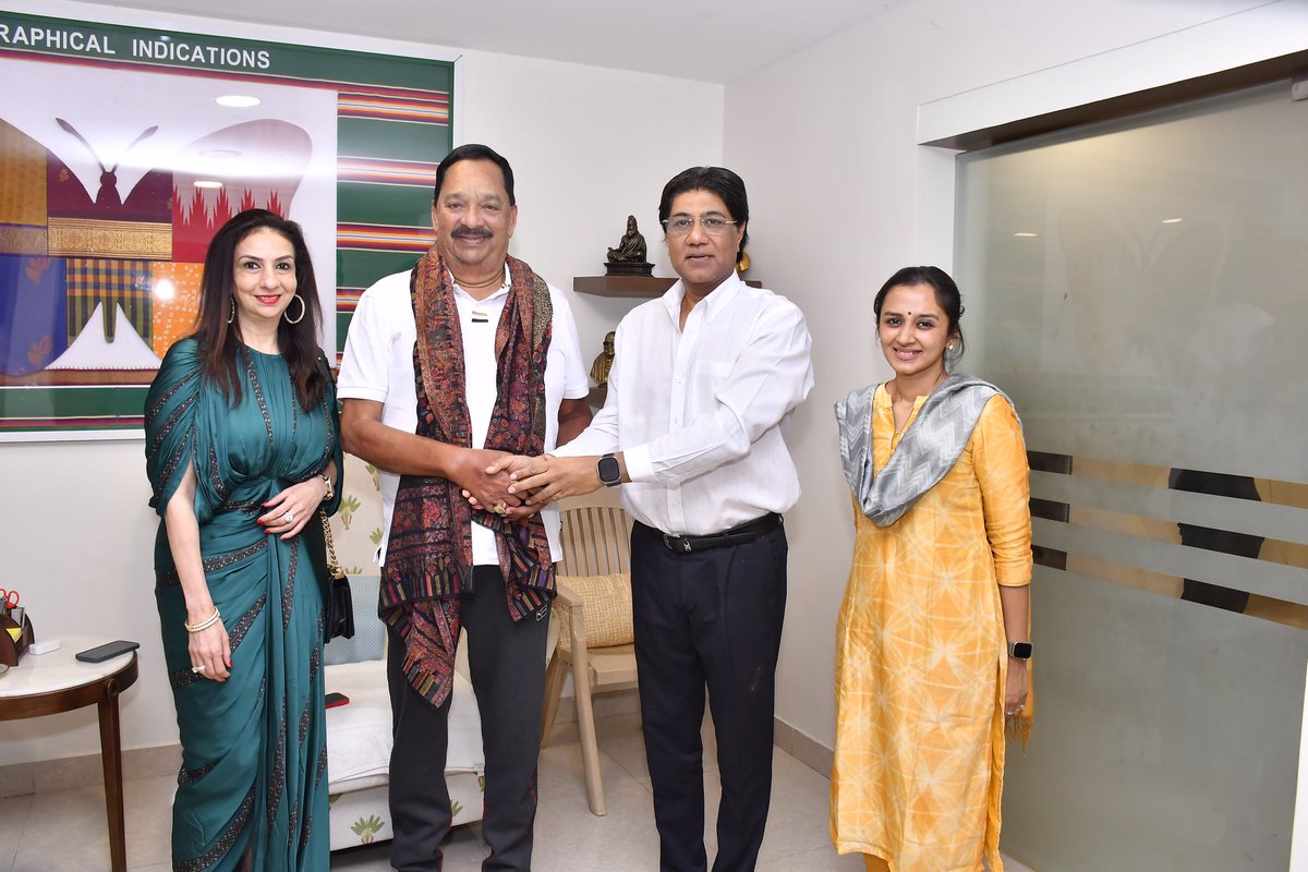 panarunaaqeel's tweet photo. “Had the pleasure of meeting Hon’ble Minister of Textiles, Tamil Nadu, Thiru R Gandhi, along with Ms. Divya Abhishek (Chairperson, FICCI FLO Chennai) & Mrs. Vimmi Deepak today in Chennai.

Invited the Hon’ble Minister to inaugurate National Saree Day on Dec 21, celebrating India’s timeless traditions and craftsmanship.”
