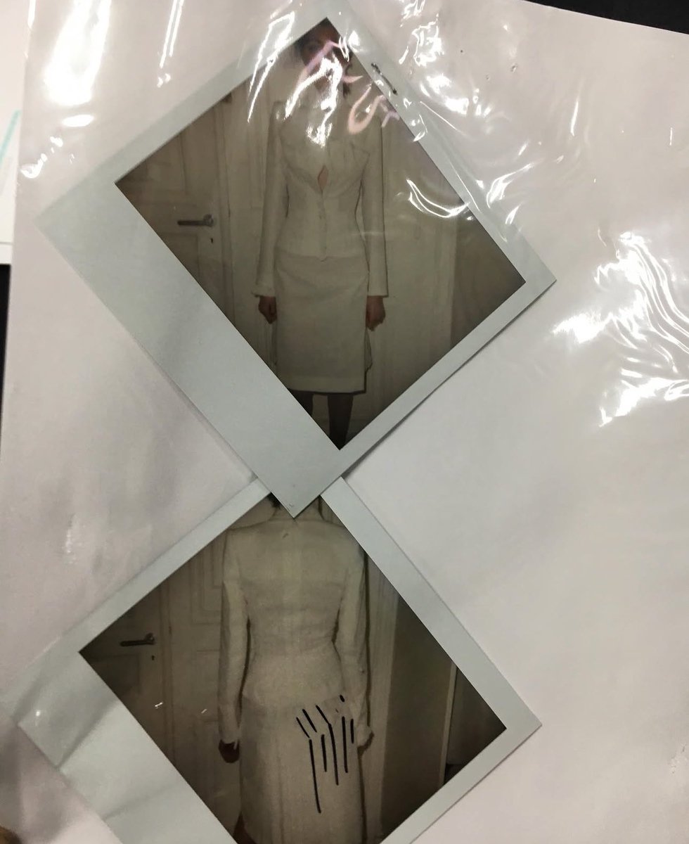 StreetFashion01's tweet image. Alexander McQueen’s Sketchbooks are currently up for auction!