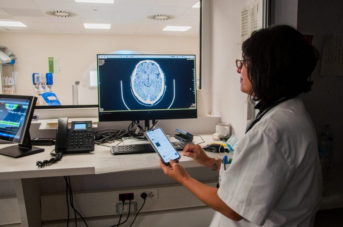El <a href="/hggranollers/">Hospital General de Granollers</a> y Microsoft aceleran el diagnóstico de #ictus con la #IA de <a href="/MethinksAI/">Methinks</a> en la nube de #Azure. Esta tecnología avanzada detecta más del 80% de las oclusiones de gran vaso con un TAC simple con un margen de error menor del 15%. Más aquí: msft.it/6014oMOE4