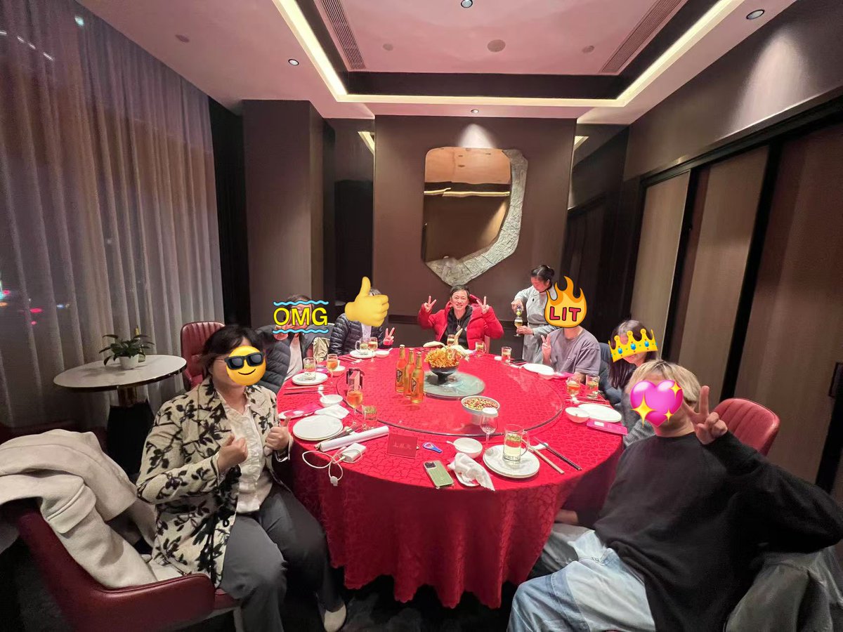 mizuta_munenori's tweet photo. 今回は中国輸入代行会社のCKBさんの招待で杭州にいってきた。

単なる輸入代行会社の枠を超えて日本の5年先を行く中国のECを体感できるツアーを組んでいただき、IT革命の時にシリコンバレーに学んだように、これからは杭州と仲良くする事がネットショップ運営業者の未来につながると思った。

杭州の人たちは友好的で反日、抗日の雰囲気なんて全くないです。

杭州を軸に当社の物販事業は展開、発展していく事を決めた。