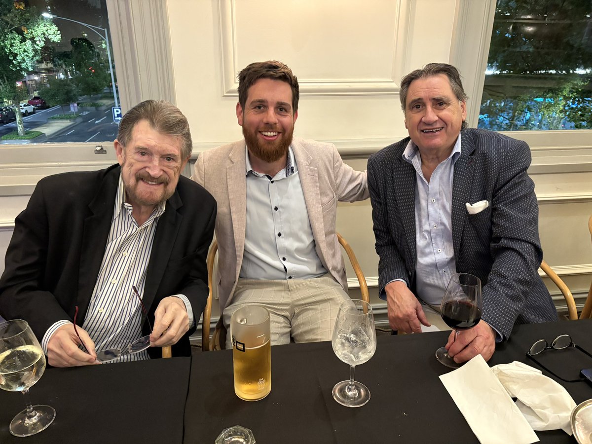 Cracking night for DOKs farewell… <a href="/HumanHeadline/">Derryn Hinch</a> <a href="/tonytardio/">Tony Tardio</a>  #thatslife