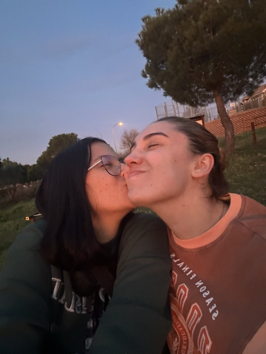 te quiero para siempre 👩🏽‍❤️‍💋‍👩🏾