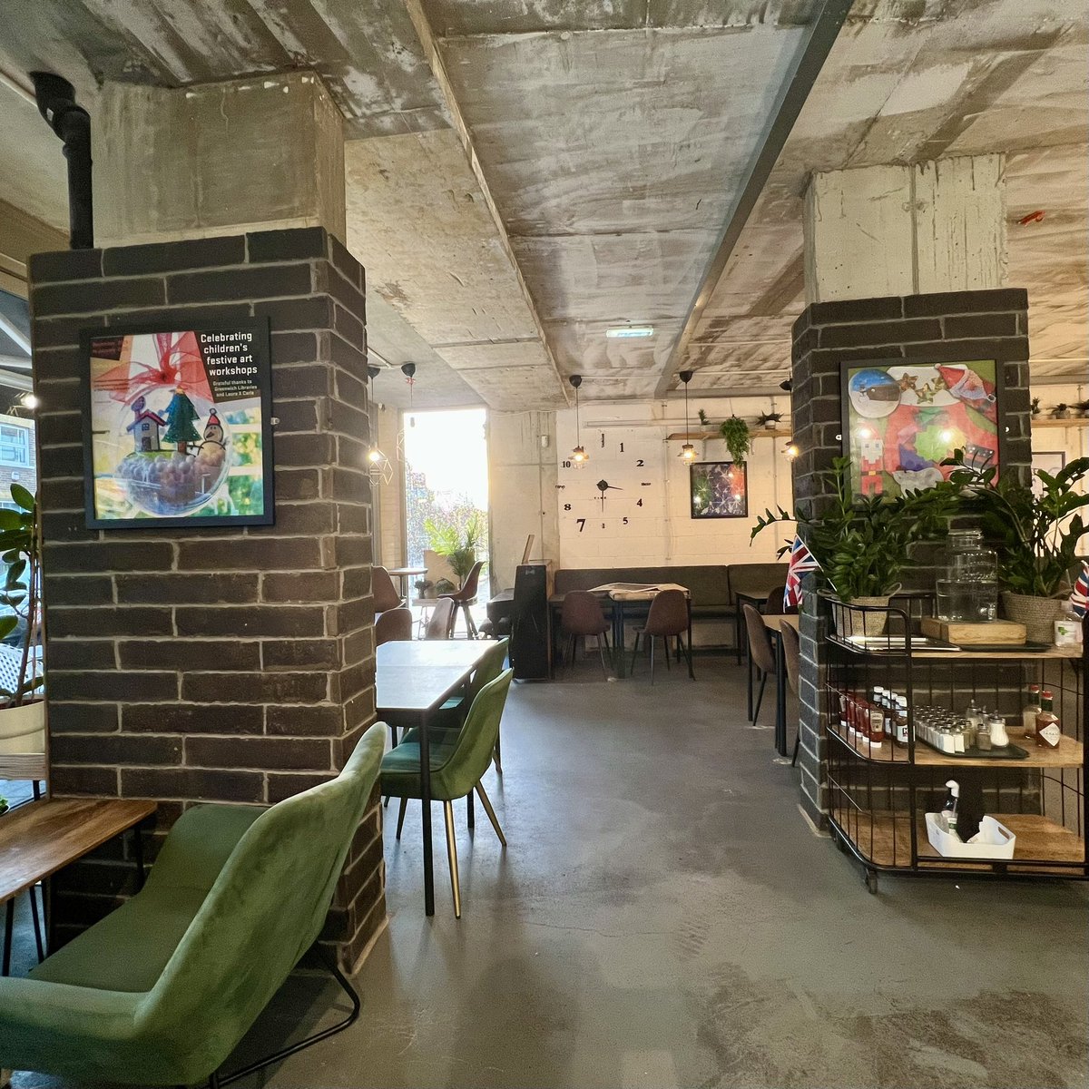 maxinthebox's tweet image. Dec/Jan:
Coffee &amp;amp; Beyond 83-85 Greenwich High Road celebrates festive creativity of children with images from local art workshops run by @GreenwichLibs @greenwich_clib &amp;amp; @lauraxcarle1 

Grateful thanks to content providers &amp;amp; @SBSPrinting for quality reproductions.
#KeepItLocal 🤗