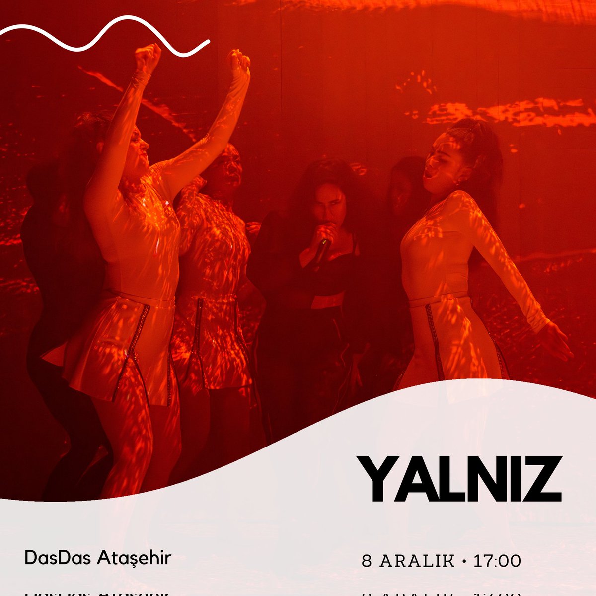elifhopyar's tweet photo. Pazar günü @dasdasistanbul ' ta sevgili @umiterlim ve @doublebind_ ' nun @iksv_istanbul Tiyatro Festivali programında yer alan Zeynep Kaçsr' ın ödüllü romanı Yalnız' ın uyarlamasının  prömiyerindeydik.  Treplev' in ardından Yalnız da göz kamaştırıcıydı. https://t.co/93JPyoegRX