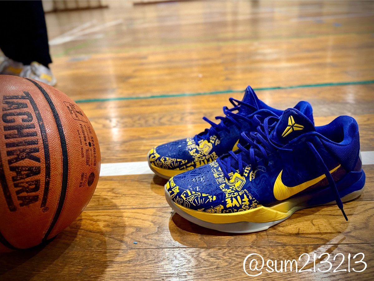 sum213213's tweet photo. 母校にて👟
新たな関わり方でバスケに携わることになった。ここまでの道のり長すぎワロタ。
#Nike
#Kobe5Protro
#5Rings
#DONぐり https://t.co/69qlKGiQnz