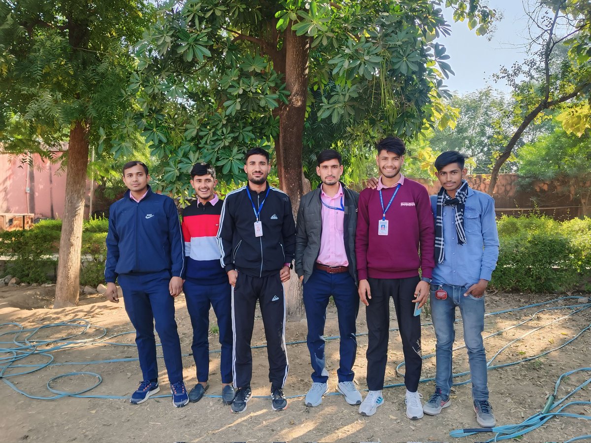 Voice_of123's tweet photo. इच्छाओं के अनुरूप जीने के लिए जुनून चाहिए, वरना परिस्तिथियां सदा ही विपरीत रहती है।
🙌🥰
#collegegame
@SureshK6377 https://t.co/jleL4tZVMx