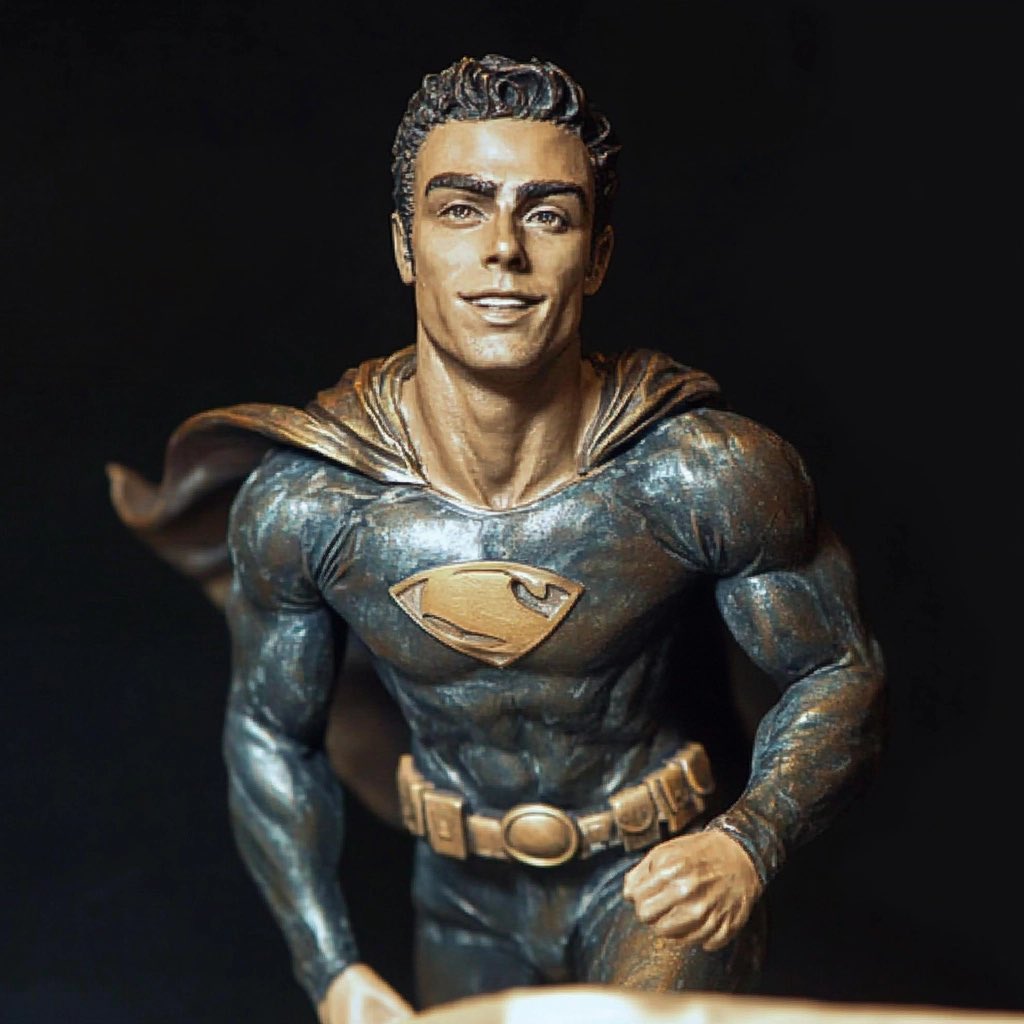 hogurdur's tweet photo. Luigi Mangione in bronze, where would you place it? #LuigiManigone #CEOAssassination https://t.co/LqfzbFxt6o