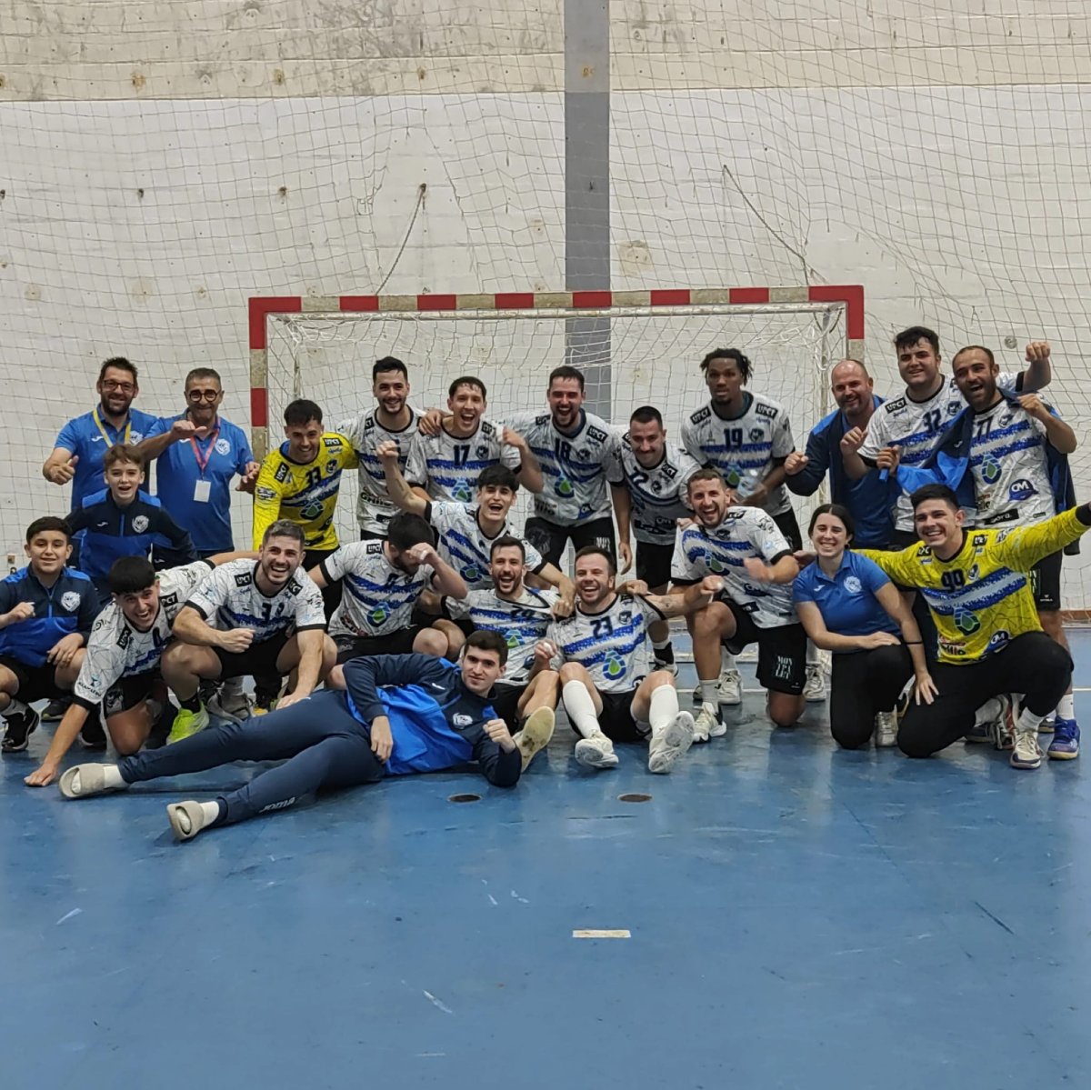 📢RESULTADO 1ª DIVISIÓN GRUPO-E

Sumamos otra victoria‼️💪💪

🏆J 12
RITEC BM ÁGUILAS
🆚 
LEVANTE UDBM MARNI 
🏆 32-28

ÁGORA CONSTRUCCIONES patrocina este espacio. 
a-goraconstrucciones.com 
📮 info@a-goraconstrucciones.com 
☎️ 679 29 80 64 
Construyen tus sueños! 🏡