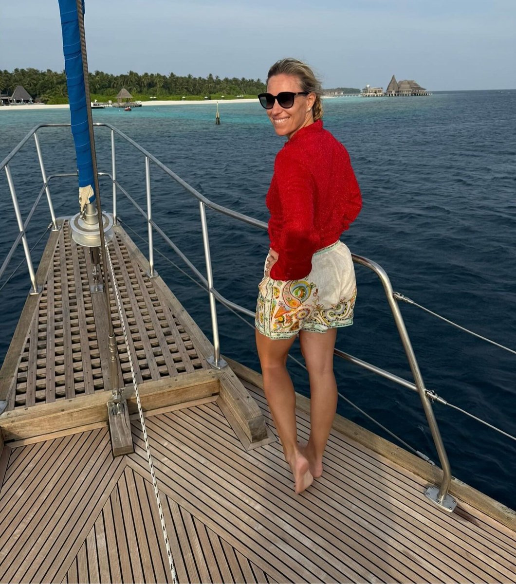 Angie during her stay at Maldives 😍