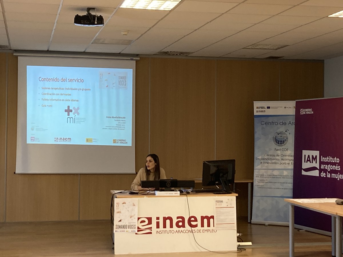 El 27N Irene Abadia, psicóloga de Servicio Espacio, participó en la jornada "Sumando voces. Encuentro entre profesionales de la atención a mujeres víctimas de violencia", explicando  la atención psicológica que reciben los hombres del servicio. #IAM #SumandoVoces #ServicioEspacio