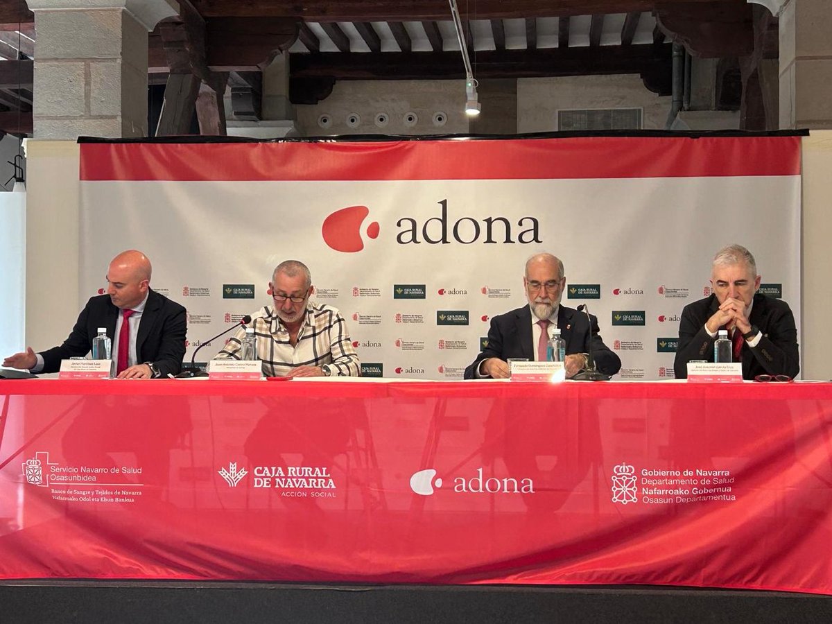 .@FdoDominguezCkontseilariak, <a href="/adona_oficial/">ADONA</a> -aren unitate mugikor berriaren aurkezpenean: "Emaileen lan altruista eta boluntarioa aitortu eta eskertu nahi dut".

Nafarroako herrietan ere aferesi bidezko dohaintzak ahalbidetuko dituen batasuna. 👏

Eskerrik asko guztioi!