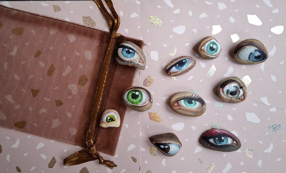 toedeloebiz's tweet photo. Zakje Oogjes! Een Gluurzakje! π
#PebblePets
Alle stenen zijn handbeschilderd. Er zitten 10 steentjes in het zakje. Ik heb keuze uit verschillende kleuren zakjes.
Kadozakje inclusief 10 steentjes: β¬15,- https://t.co/LmibFpItEg