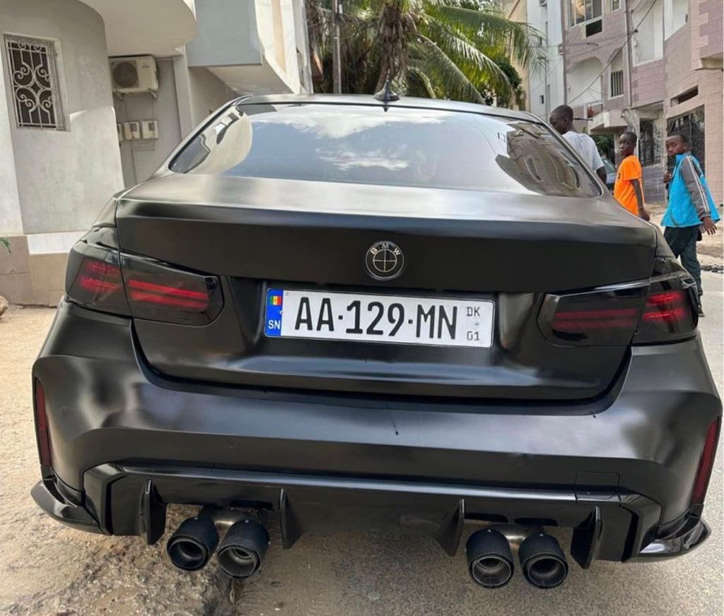 Piiibouu's tweet photo. Hana ma dougua laat ko rek 😂😂. 
Un jour je ferai un thread sur les personnes youma teyer lo auto bi pendant longtemps pour après ghost ma. 

Bref 5.500.000 je vends https://t.co/44WXlvTuZG