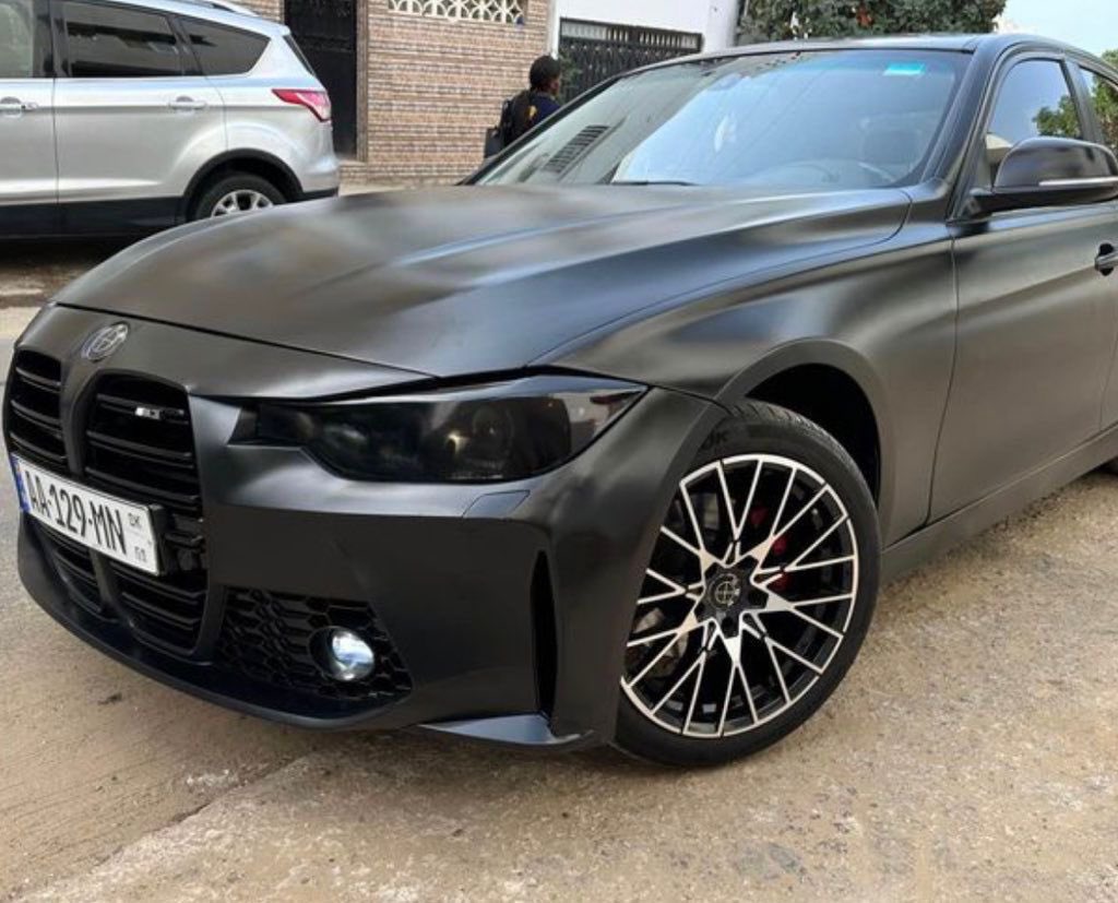 Piiibouu's tweet photo. Hana ma dougua laat ko rek 😂😂. 
Un jour je ferai un thread sur les personnes youma teyer lo auto bi pendant longtemps pour après ghost ma. 

Bref 5.500.000 je vends https://t.co/44WXlvTuZG
