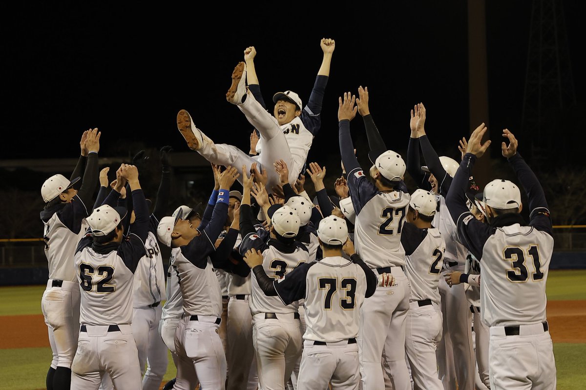 【速報】関西Aが2年ぶりＶ／地区対抗戦A＜静岡＞

優　勝:関西A
準優勝:東海A
第３位:関東A
第４位:東北A

1回戦:関東A 1-7 関西A
1回戦:東海A 6-4 東北A
3決:関東A 3-0 東北A
決勝:東海A 0-1×関西A 

2025トライアウト受付
swbcjapan.com/topics/8139/

12/21(土)関東/東海/東北
01/25(土)関東/東海/関西