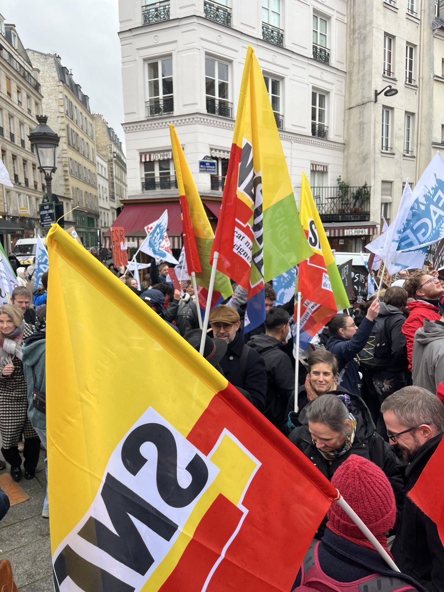 SNESUP-FSU (@snesupfsu) on Twitter photo Rassemblement devant le ministère <a href="/sup_recherche/">Ministère Enseignement supérieur/Recherche/Espace</a> ce mardi #10decembre contre l’austérité budgétaire imposée à l’#EnseignementSup et la #Recherche : le <a href="/gouvernementFR/">Gouvernement</a> doit investir pour la jeunesse, les services publics et l’avenir du pays Rassemblement devant le ministère <a href="/sup_recherche/">Ministère Enseignement supérieur/Recherche/Espace</a> ce mardi #10decembre contre l’austérité budgétaire imposée à l’#EnseignementSup et la #Recherche : le <a href="/gouvernementFR/">Gouvernement</a> doit investir pour la jeunesse, les services publics et l’avenir du pays