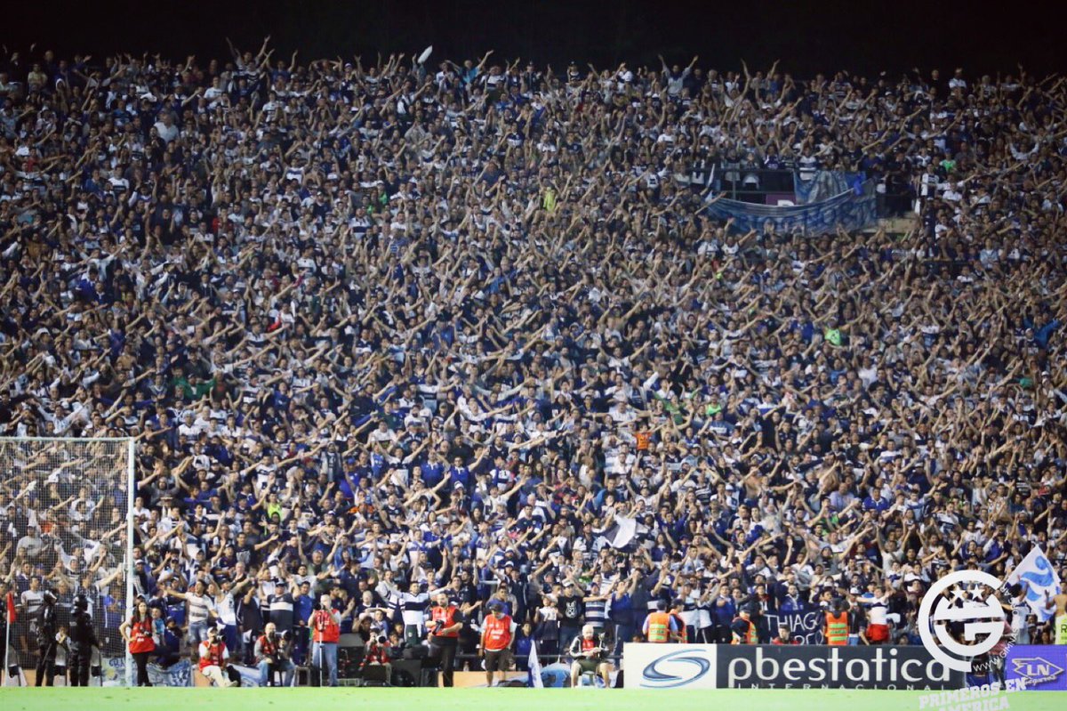 Termotripero2's tweet photo. Feliz dia del hincha.

"No nos vieron nacer, Jamas nos veran morir" https://t.co/qMlK27Ye0L