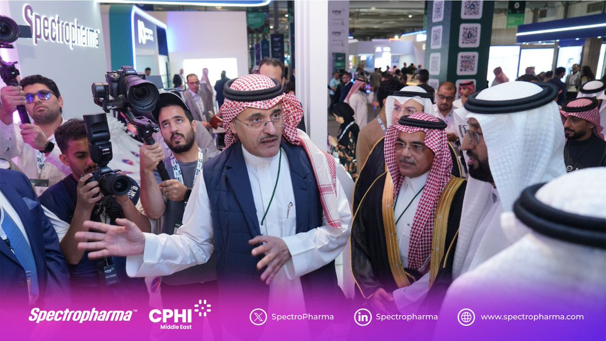 spectropharma's tweet photo. 🌟 سعدنا بزيارة معالي وزير الصحة السعودي، الأستاذ فهد الجلاجل، ومعالي رئيس هيئة الغذاء والدواء د. هشام الجضعي لجناح #سبكتروفارما في معرض #CPHIMiddleEast  الرياض، برفقة الرئيس التنفيذي م. عبدالعزيز آل الشيخ، حيث تم استعراض خطط الشركة المستقبلية لدعم القطاع الدوائي في المملكة.

@spectropharma