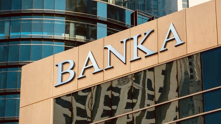 BulentTurkbeyi's tweet photo. FAİZ LOBİSİ..

Ekonominin zor geçtiği bu dönemlerde,toplumun yanında yer almak yerine ürkek yöneticilerin göreve getirildiği özel bankalar.

Devlet bankaları olmasa bu milleti parmağında oynatacaklar.

#işbankası #bddk #cimer #işbankasıbalıkesir https://t.co/dsCd1Xh1rS