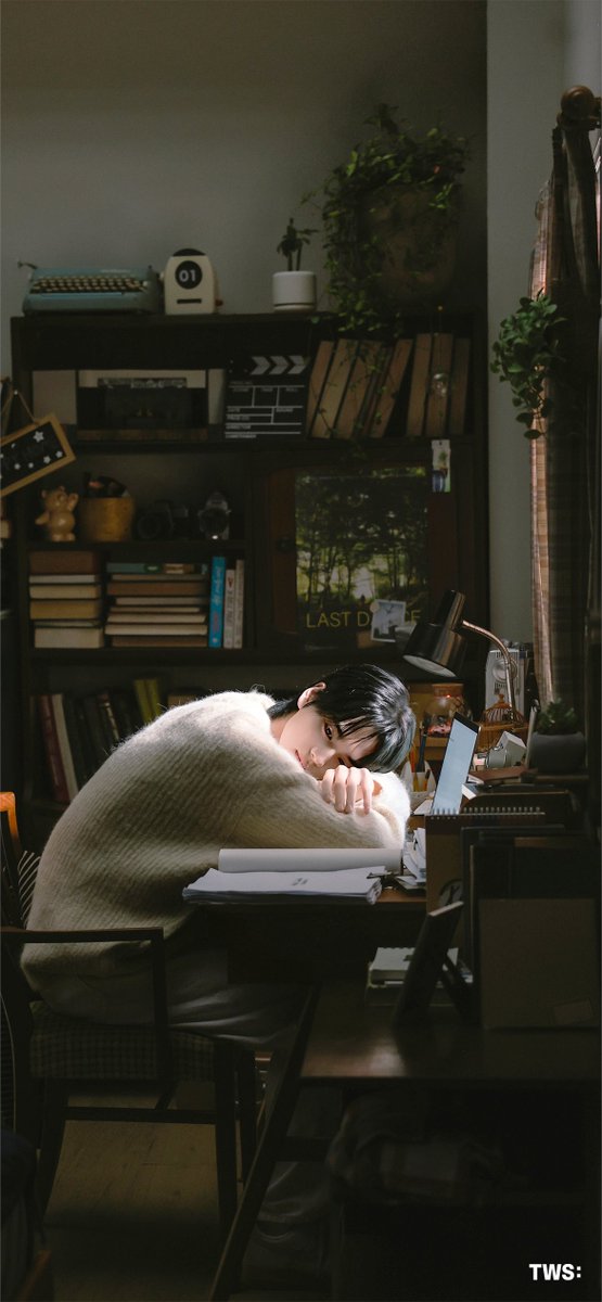 shinyuarchive's tweet photo. SHINYU  'Last Bell' Wallpaper Image https://t.co/bTNsnildpJ