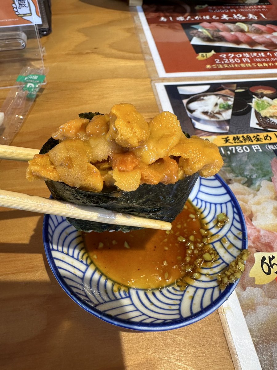 大阪泉佐野  こはくや
マグロとウニ
✹✹✹✹(｀∇´)✹ｳｰﾆｰｽﾞは北海道・小川の生ウニ
好きなだけ軍艦に乗せましょう
とろけてクリーミーとろけて甘いを繰り返すまさにチート技
大阪でも北海道を堪能できます
🐟(｀∇´)🐟ﾏｸﾞﾛｰｽﾞもよろしく
( ๑❛ᴗ❛๑ )