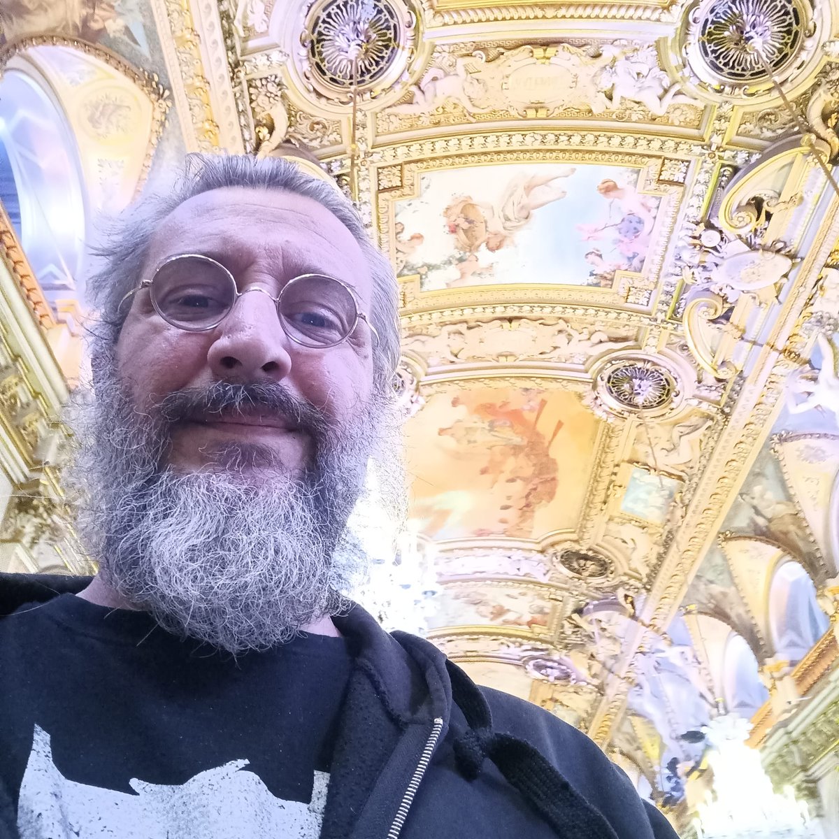 Hier soir, à l'Hôtel de Ville, Edward recevait, pour la Brasserie, notre nouveau diplôme du label Fabriqué à Paris.
Quelle fierté de brasser à Paris !
Santé !! 🍻🍻🍻
<a href="/AudreyPulvar/">Audrey PULVAR</a> <a href="/Bonnet_Oulaldj/">Nicolas Bonnet Oulaldj</a>  <a href="/FrancoisDagnaud/">François Dagnaud</a> <a href="/danlert/">Dan Lert</a> <a href="/Paris/">Paris</a> <a href="/Paris19e/">Mairie du 19e</a>