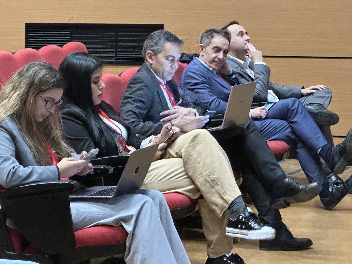 Fundación Renal Española (@fundacionrenale) on Twitter photo 🤖 Proyectos muy interesantes de #InteligenciaArtificial aplicada a #enfermedadrenal en IX #hackathonsalud en el #HospitalRamónyCajal
🤔 Muy difícil lo va a tener <a href="/HernanGascuena/">David Hernán Gascueña</a>, nuestro director de enfermería, que le toca hacer de jurado 🤖 Proyectos muy interesantes de #InteligenciaArtificial aplicada a #enfermedadrenal en IX #hackathonsalud en el #HospitalRamónyCajal
🤔 Muy difícil lo va a tener <a href="/HernanGascuena/">David Hernán Gascueña</a>, nuestro director de enfermería, que le toca hacer de jurado