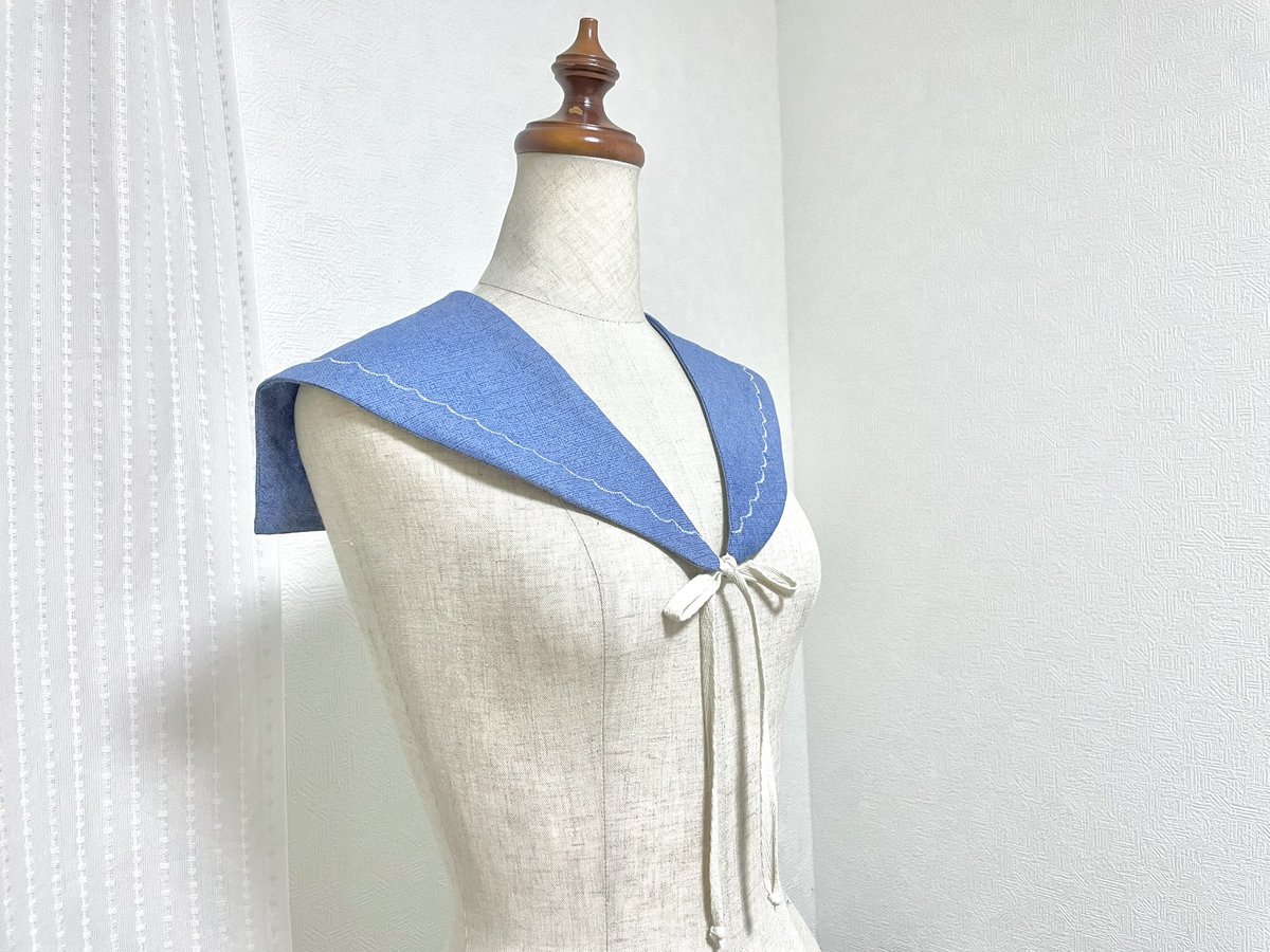 sai_collar's tweet photo. 付け襟を作っています

昨日のデニム風セーラーをもう一度1から作り直しました！

シルエット綺麗になりました

#手作り　#ハンドメイド https://t.co/dSW2atINsu