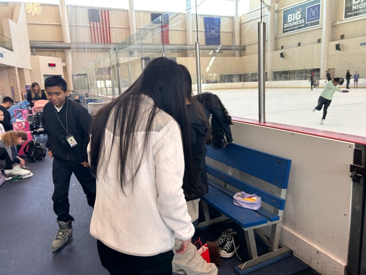 NJHS is about to hit the ice! It's always a fun time to be a cub. :) | <a href="/chemours/">The Chemours Company</a> <a href="/Sroninub2Newby/">Sharonda Newby, Ed.D</a> <a href="/HeyMrsCarterrrr/">Shonta Henderson-Carter</a> @MMrbracy @theexeceffect @aliefisd | Connect with us: aliefms.aliefisd.net | facebook.com/AMSalief/