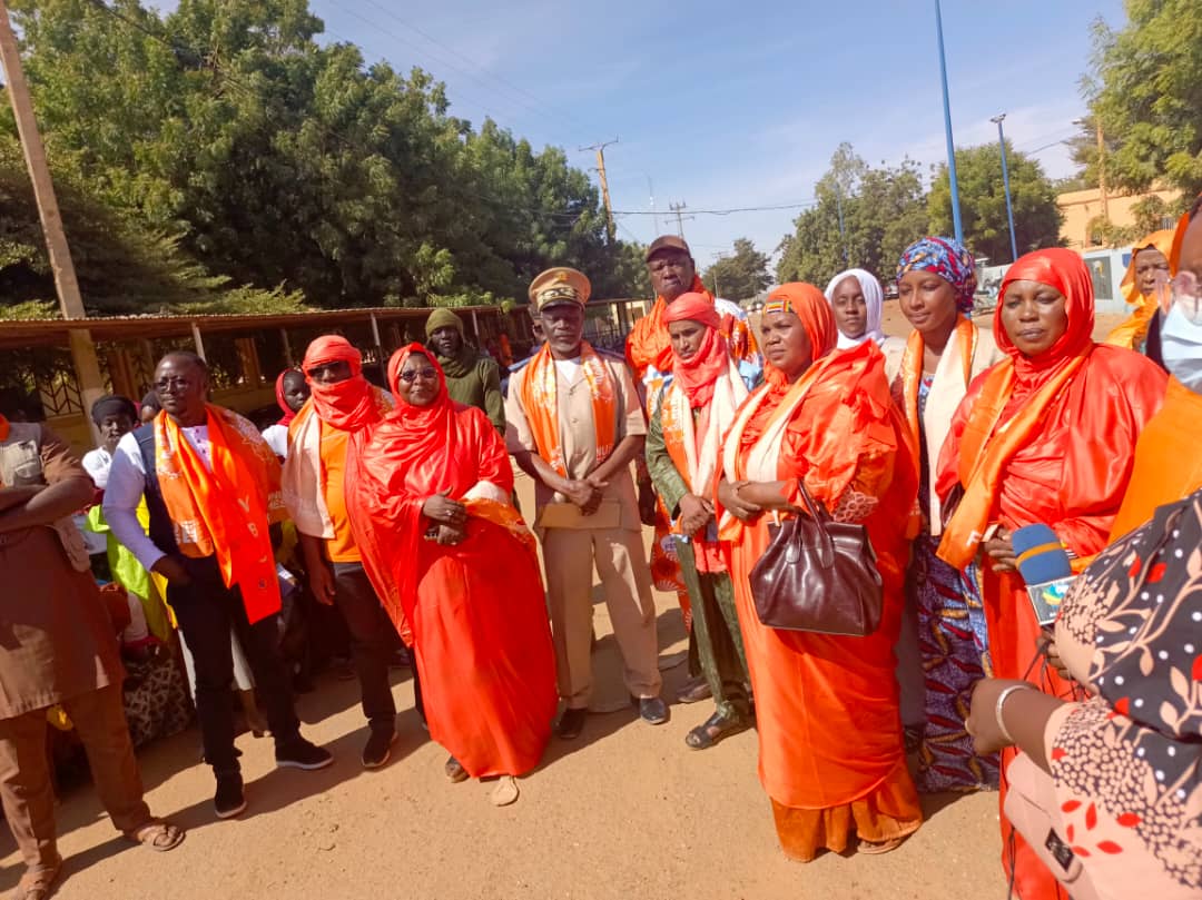 A #Gao, les femmes et filles clôturent les #16JoursdActivisme avec une marche pacifique appelant à S'#UNIR pour  mettre fin aux #VBG, accompagné par DRPFEF, d'<a href="/onufemmesmali/">ONU Femmes au Mali</a>, de l'Aide de l'Eglise Norvégienne &amp; <a href="/unfpa_mali/">UNFPA MALI</a>.