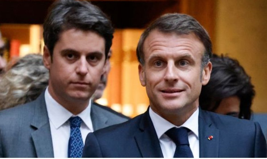 Oxitan30's tweet image. Donc il ne reçoit pas le RN car il est "irresponsable" et à voter la censure..
Mais par contre ça déroule le tapis rouge pour le PS, le PCF et les écolos qui ONT TOUS VOTÉ LA CENSURE.
Arrêtez de nous prendre pour des cons.
#Punchline